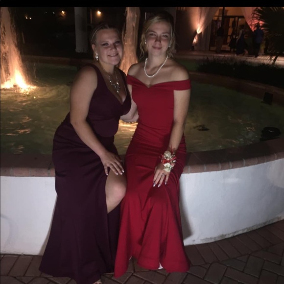 Red prom dress ❤️ - Picture 2 of 2